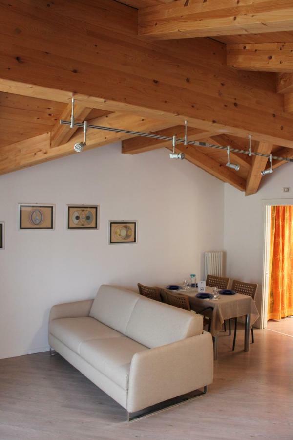 Mansarda Di Alex E Nataly Apartment Calceranica al Lago Luaran gambar